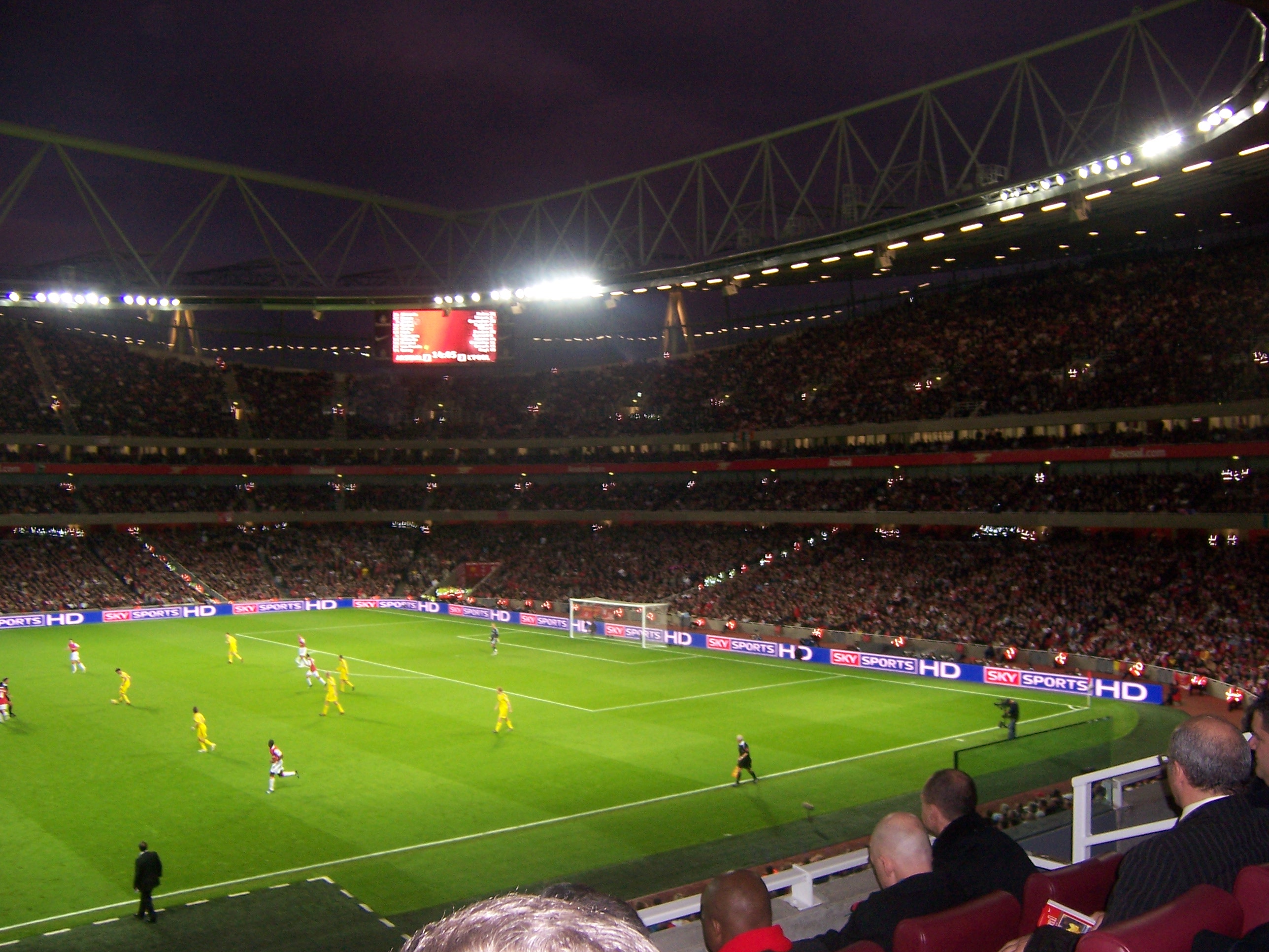 Arsenal 2-1 Chelsea: Odegaard winner keeps champions perfect