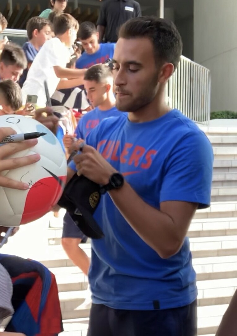 Eric García Leaves Spain Camp with Knee Discomfort: Le Normand Called Up