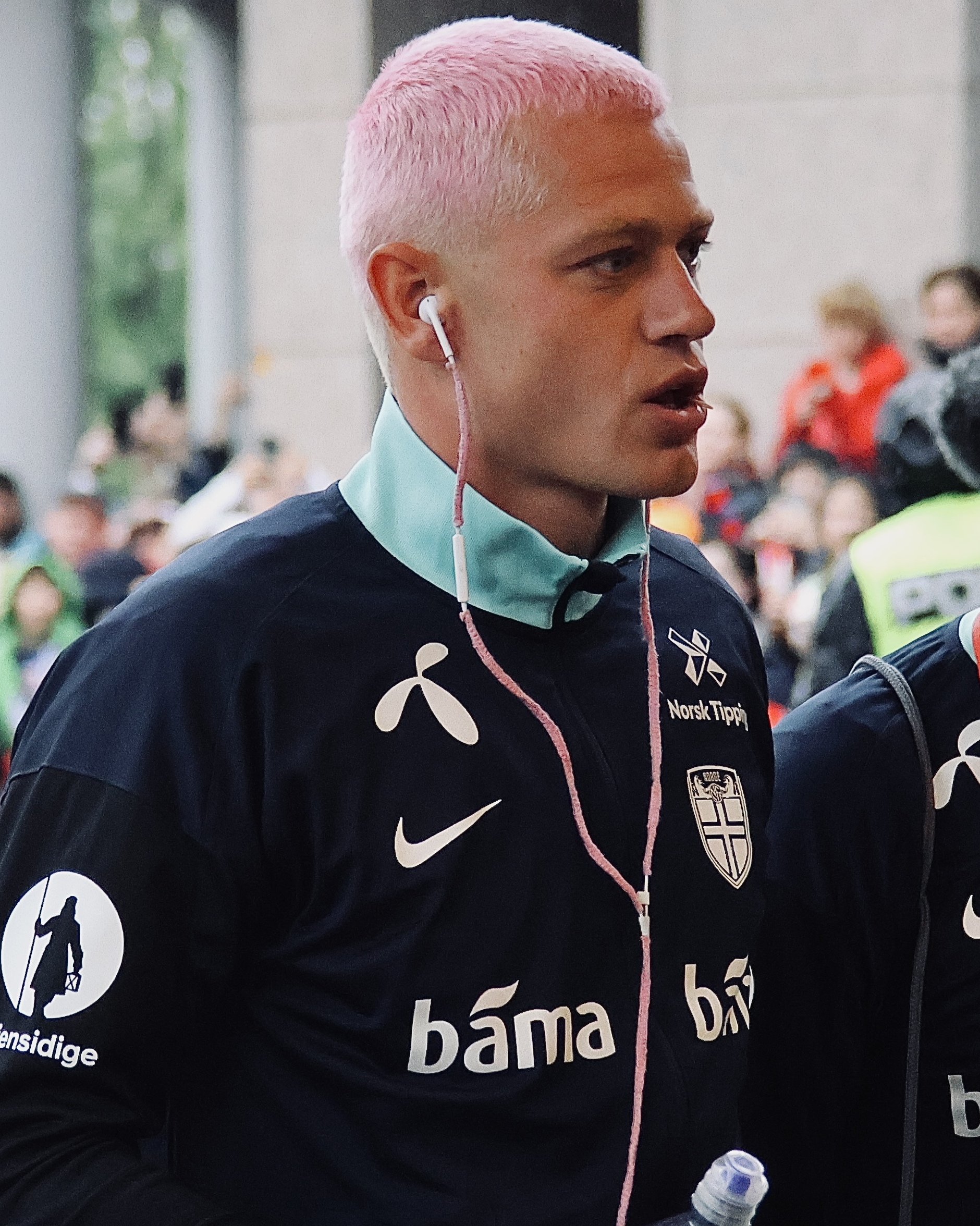 Julian Ryerson injury: Borussia Dortmund await diagnosis after rib blow cuts short Norway night