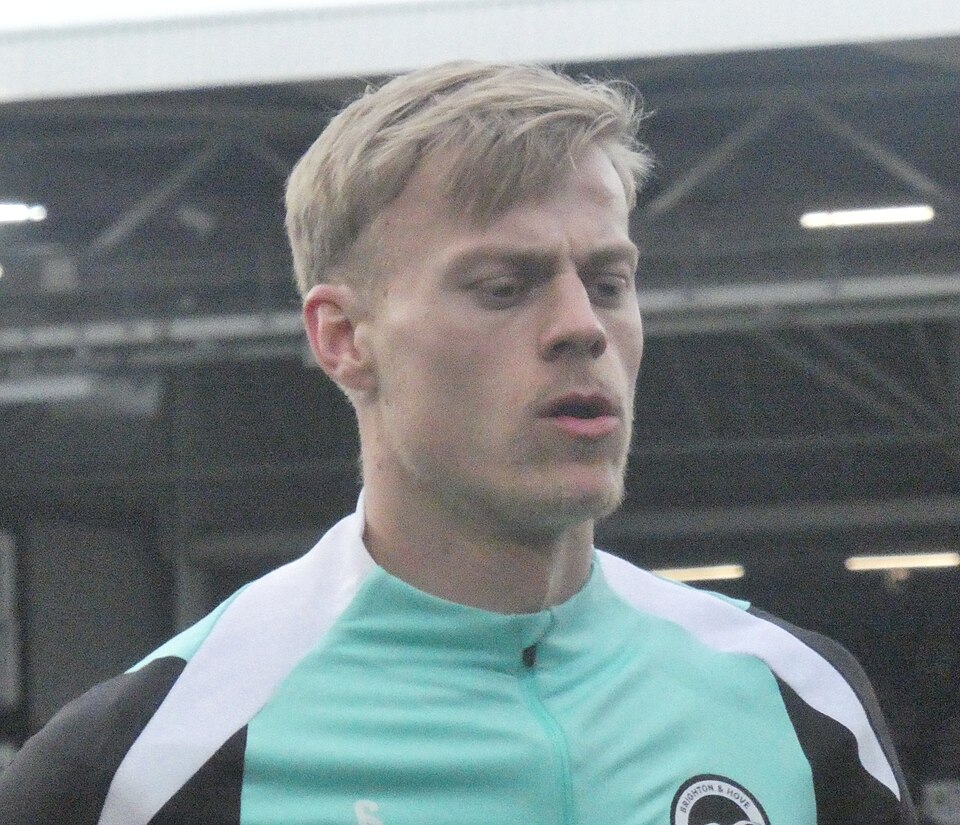 Van Hecke Doubt Looms as Tottenham’s List Grows Before Old Trafford